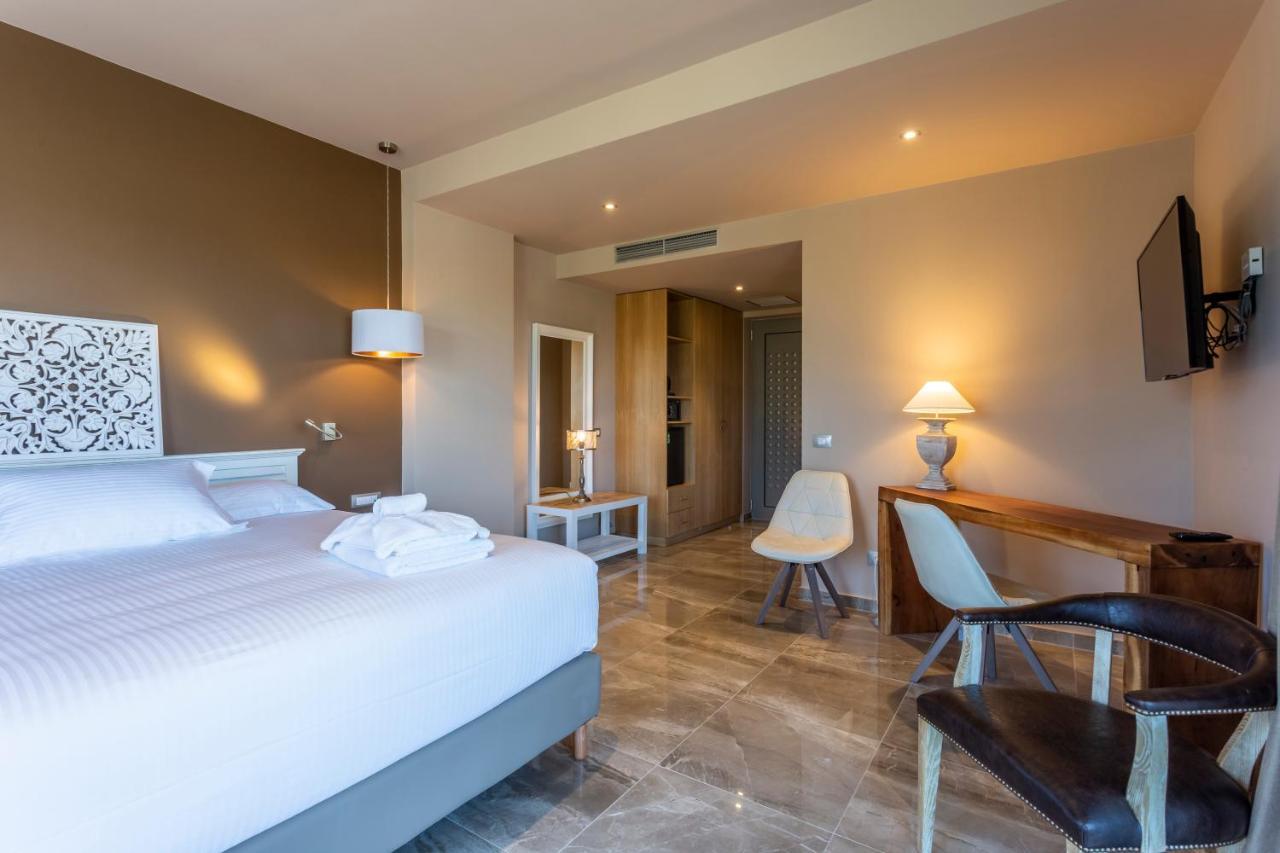 Elysian Luxury Hotel And Spa 卡拉马塔 外观 照片